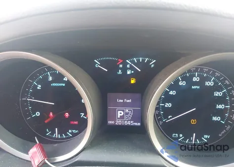 2011 Toyota Land Cruiser V8 z USA, uszkodzony, nr VIN JTMHY7AJ3B5012838